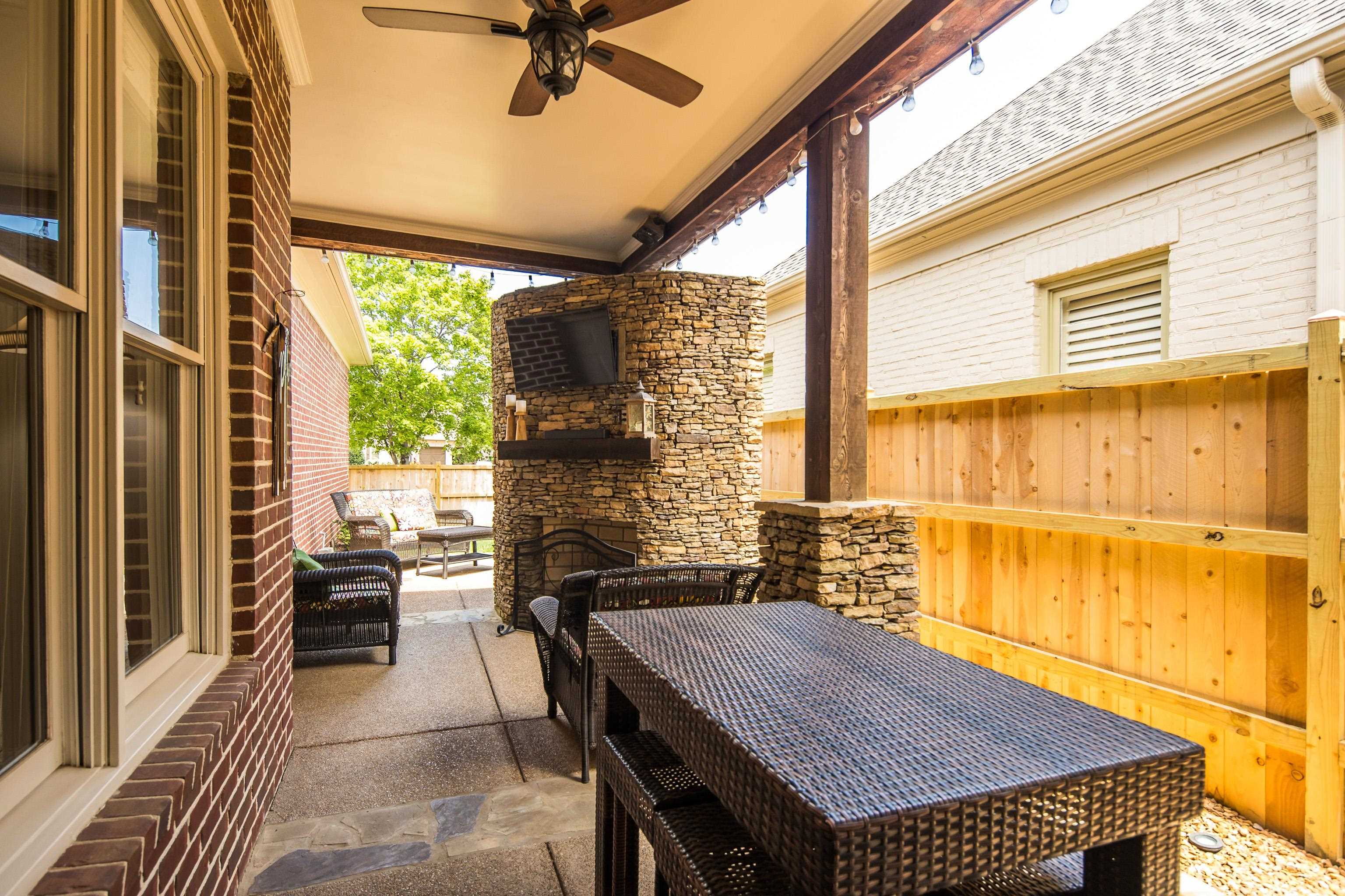 9198 CHESTWICK DR