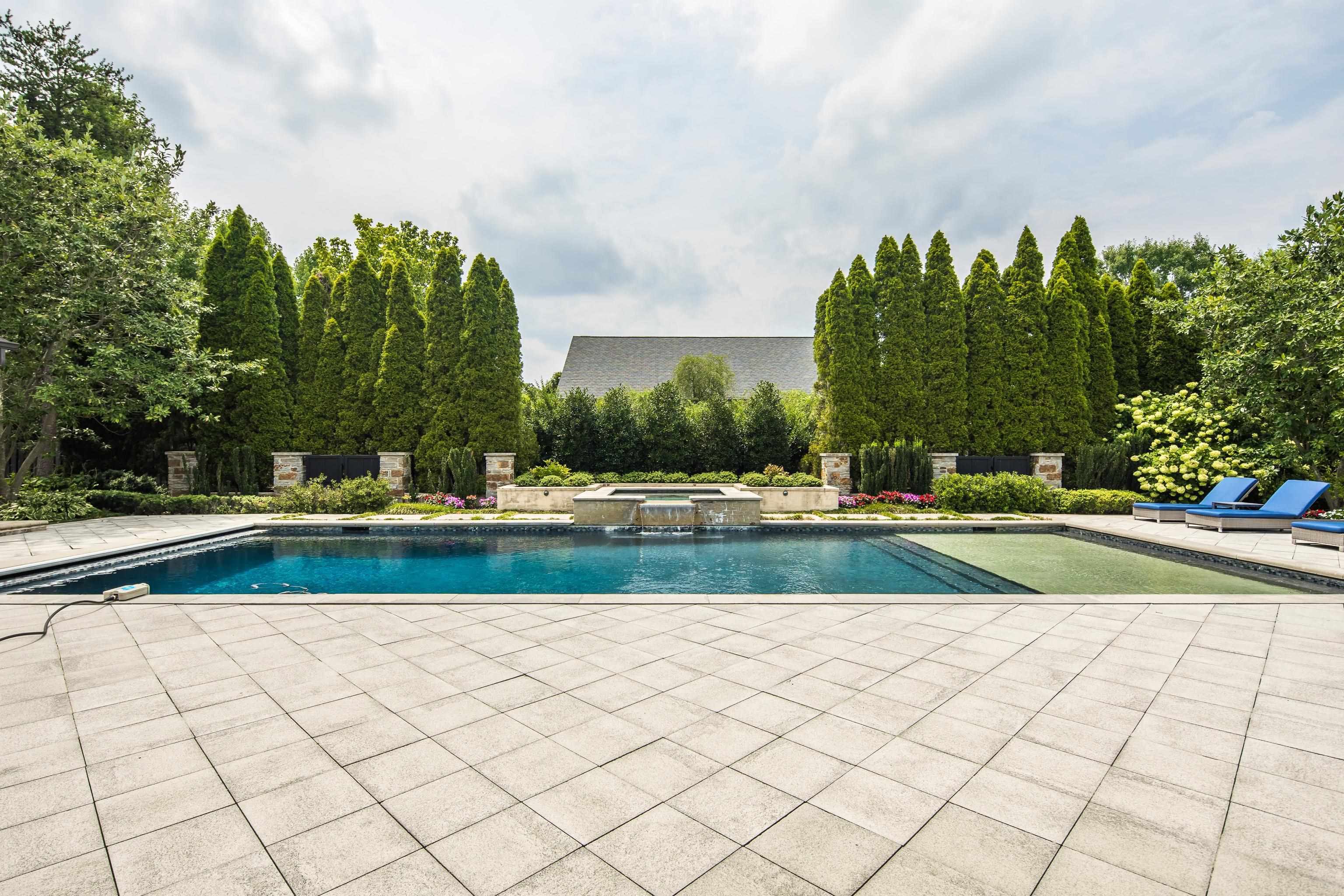 2547 DELMEAD CV