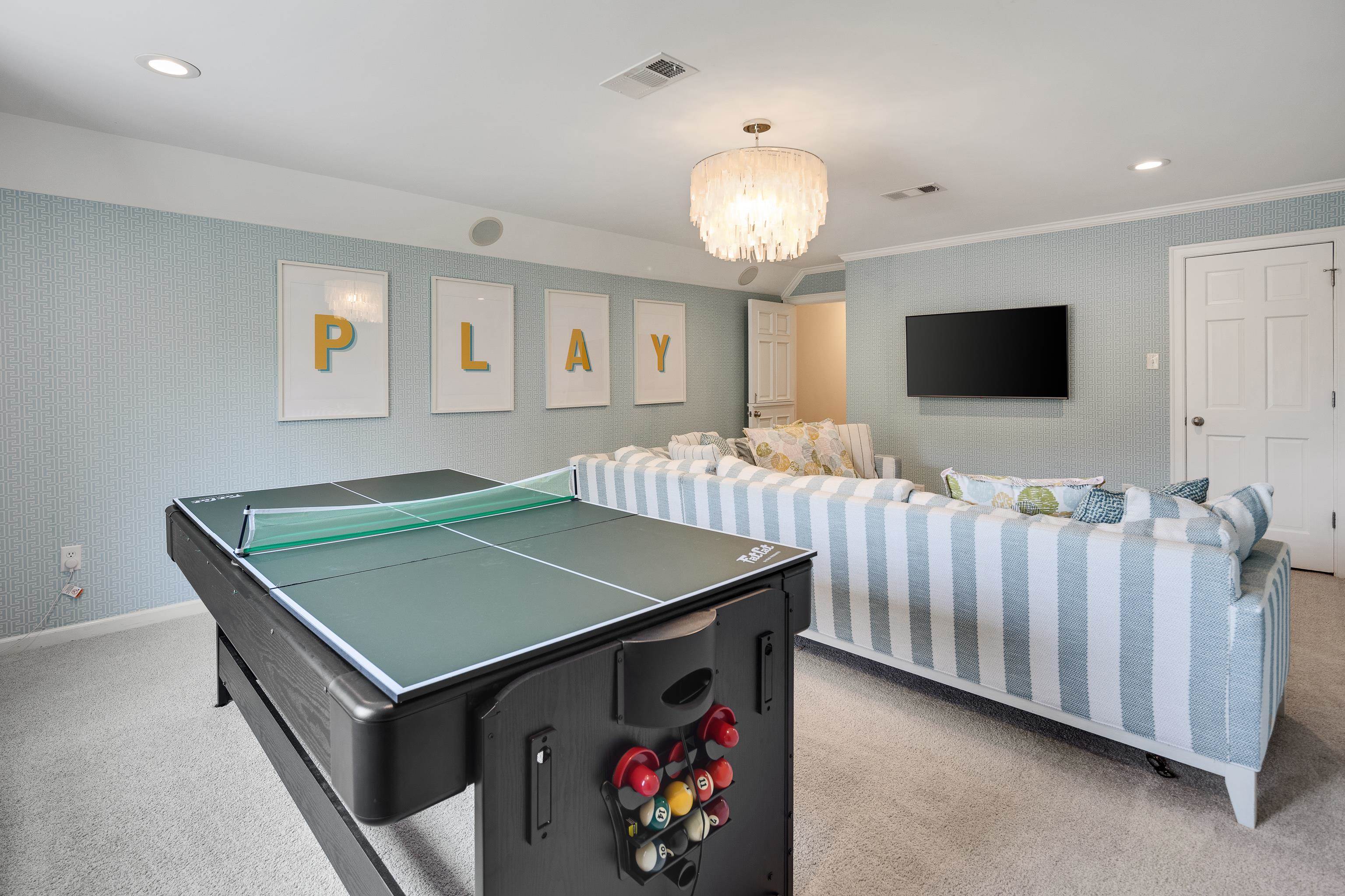 2547 DELMEAD CV