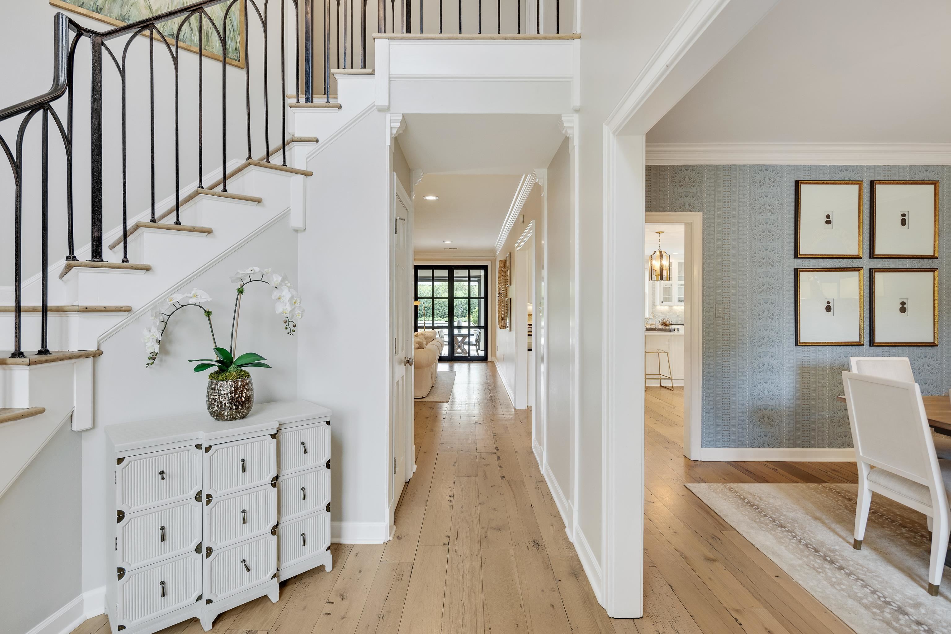 2547 DELMEAD CV