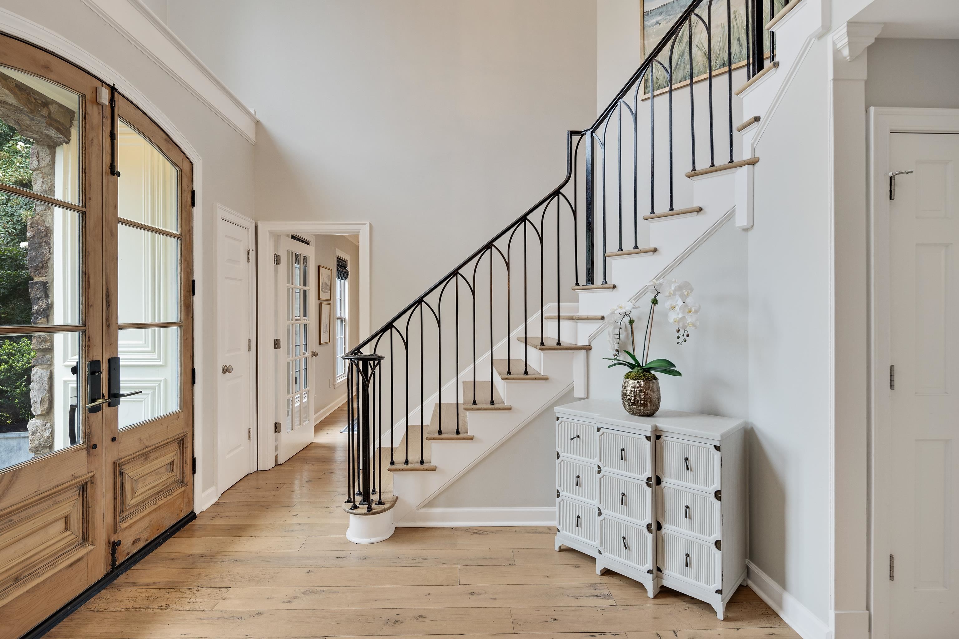 2547 DELMEAD CV