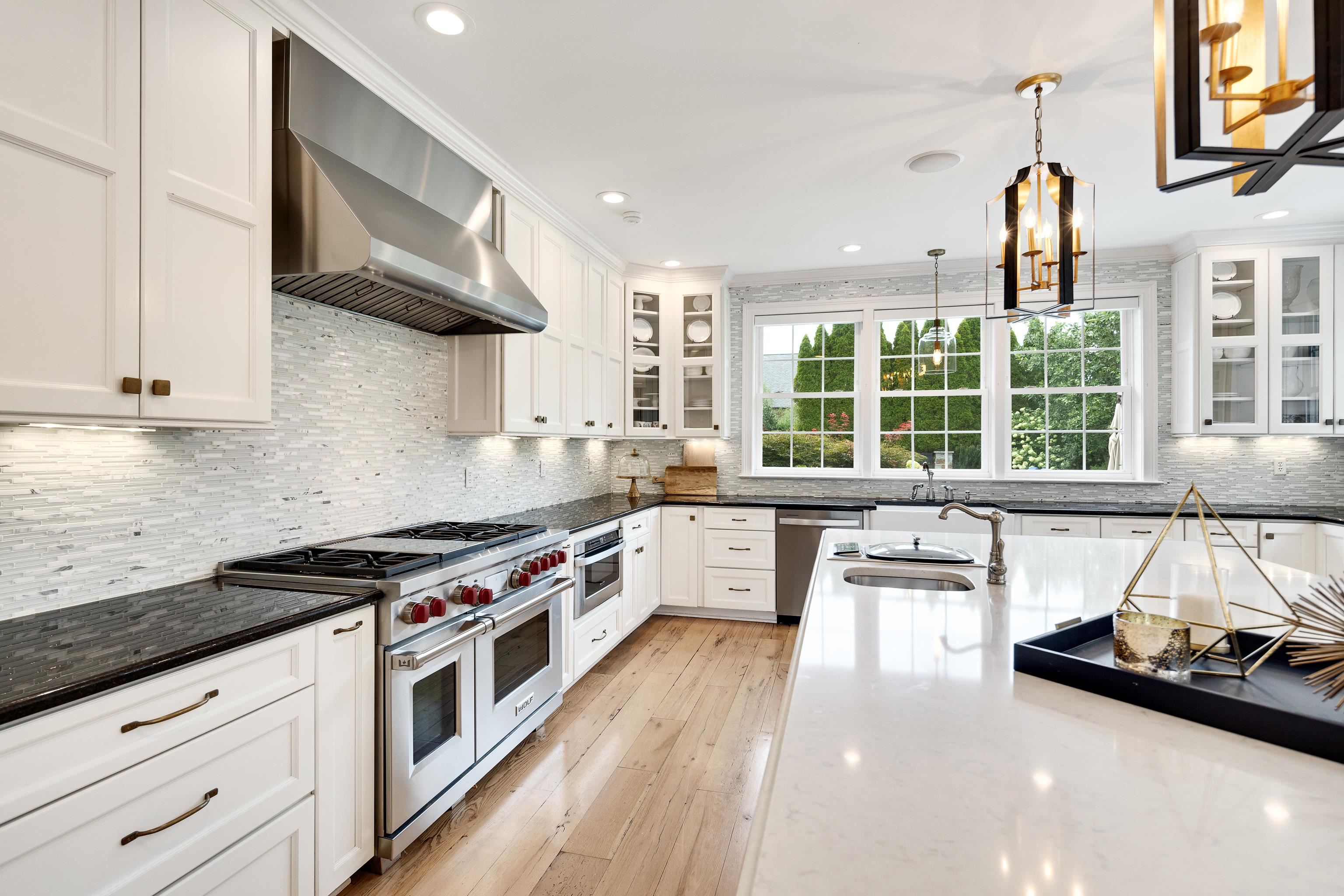 2547 DELMEAD CV