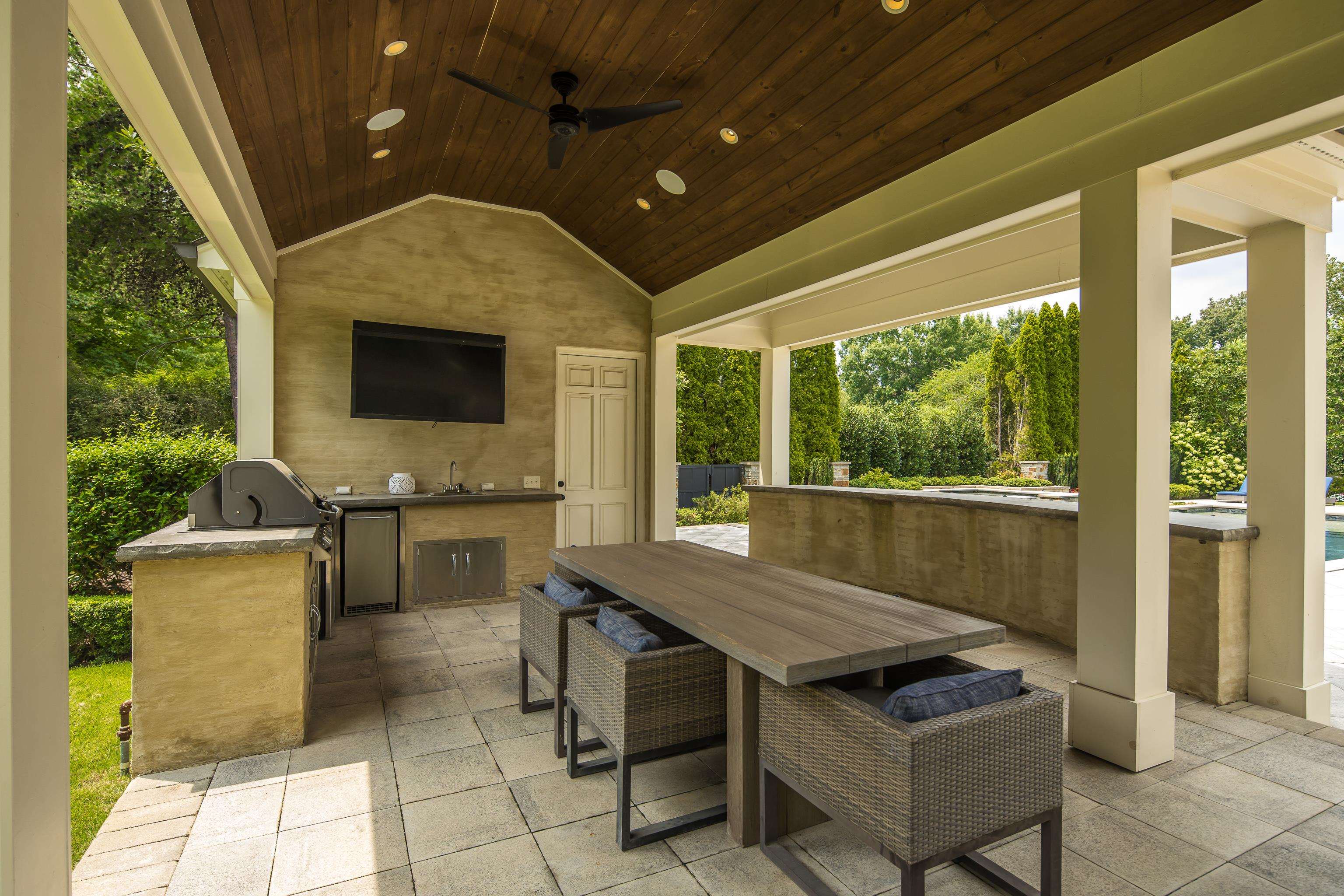 2547 DELMEAD CV