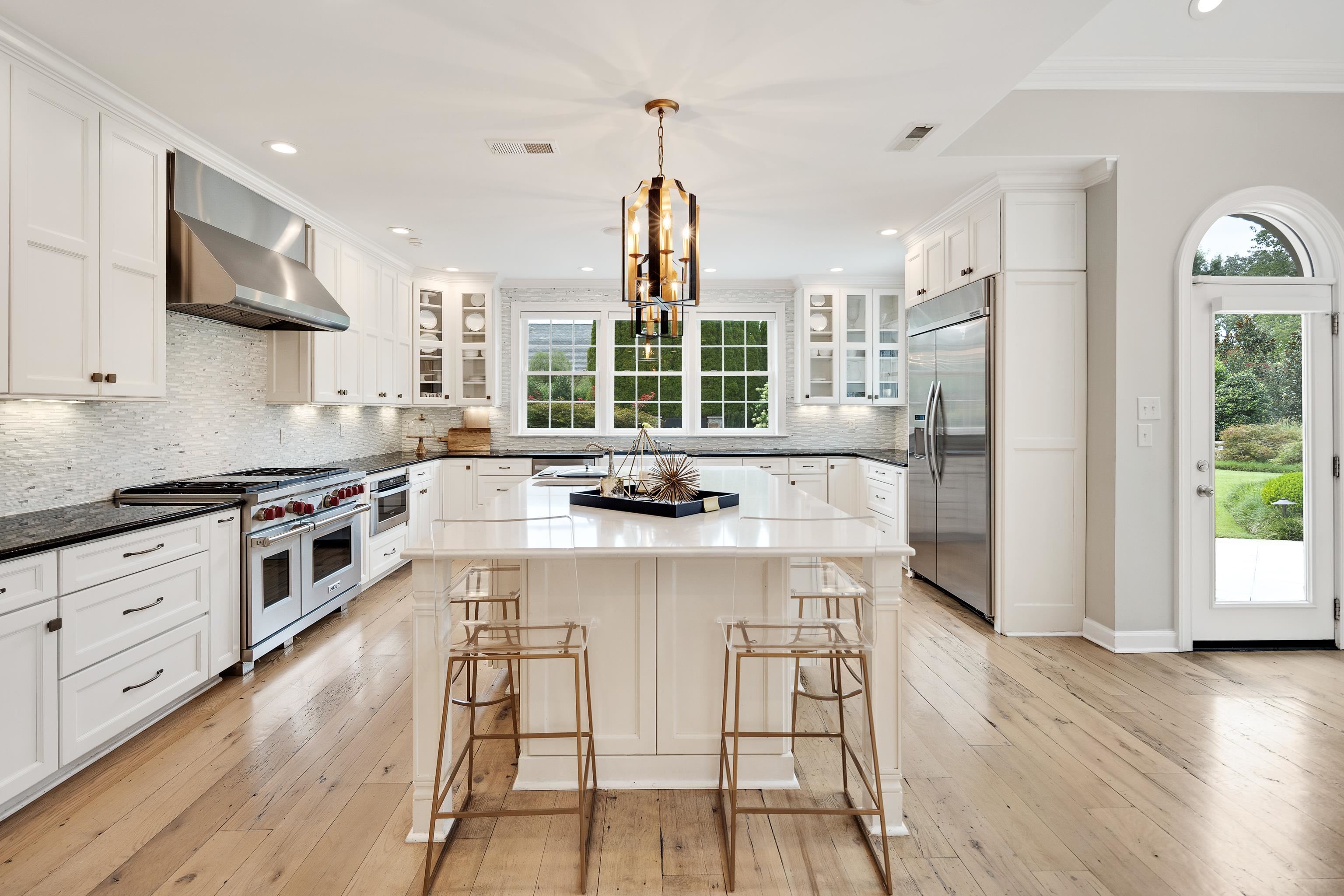 2547 DELMEAD CV