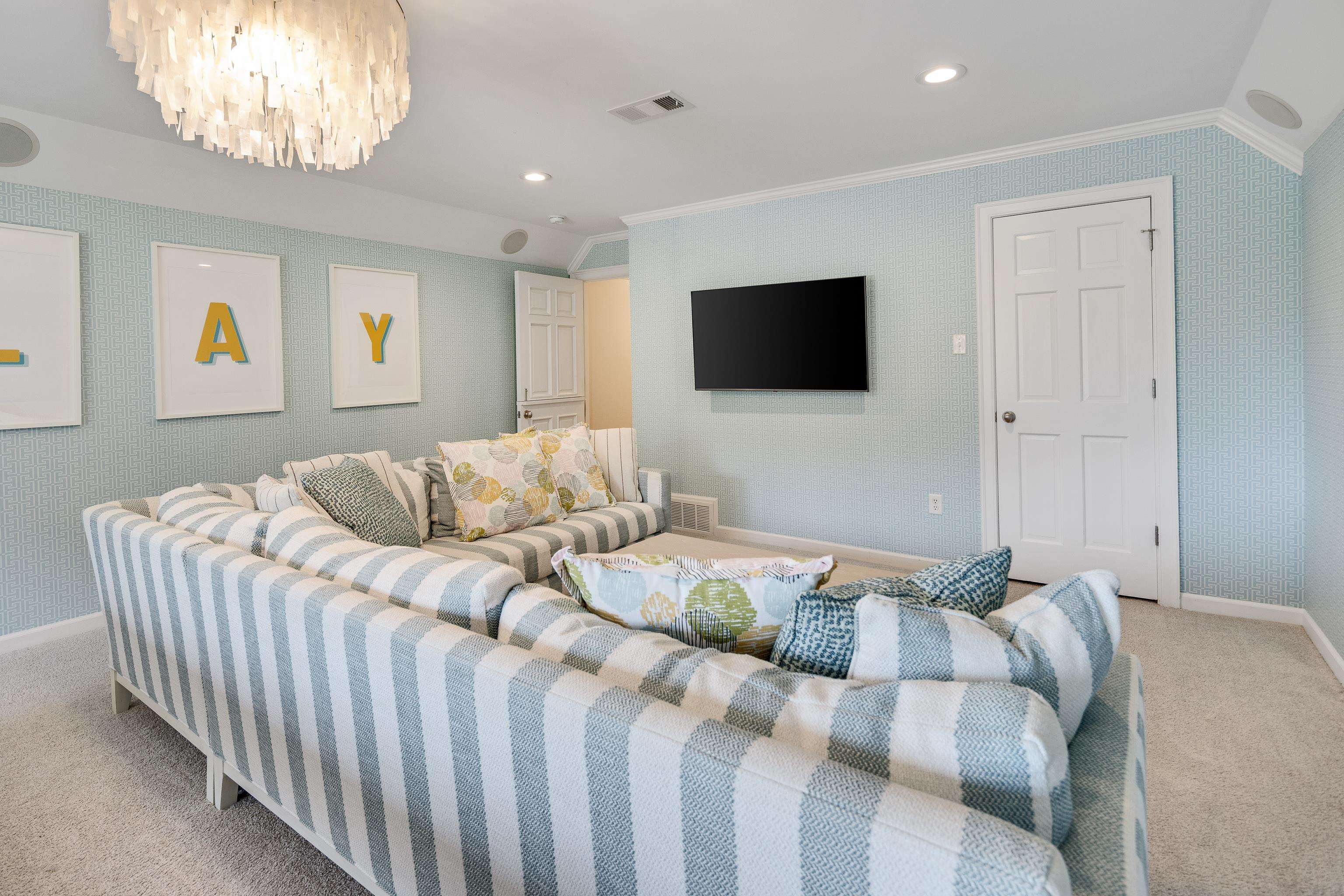 2547 DELMEAD CV