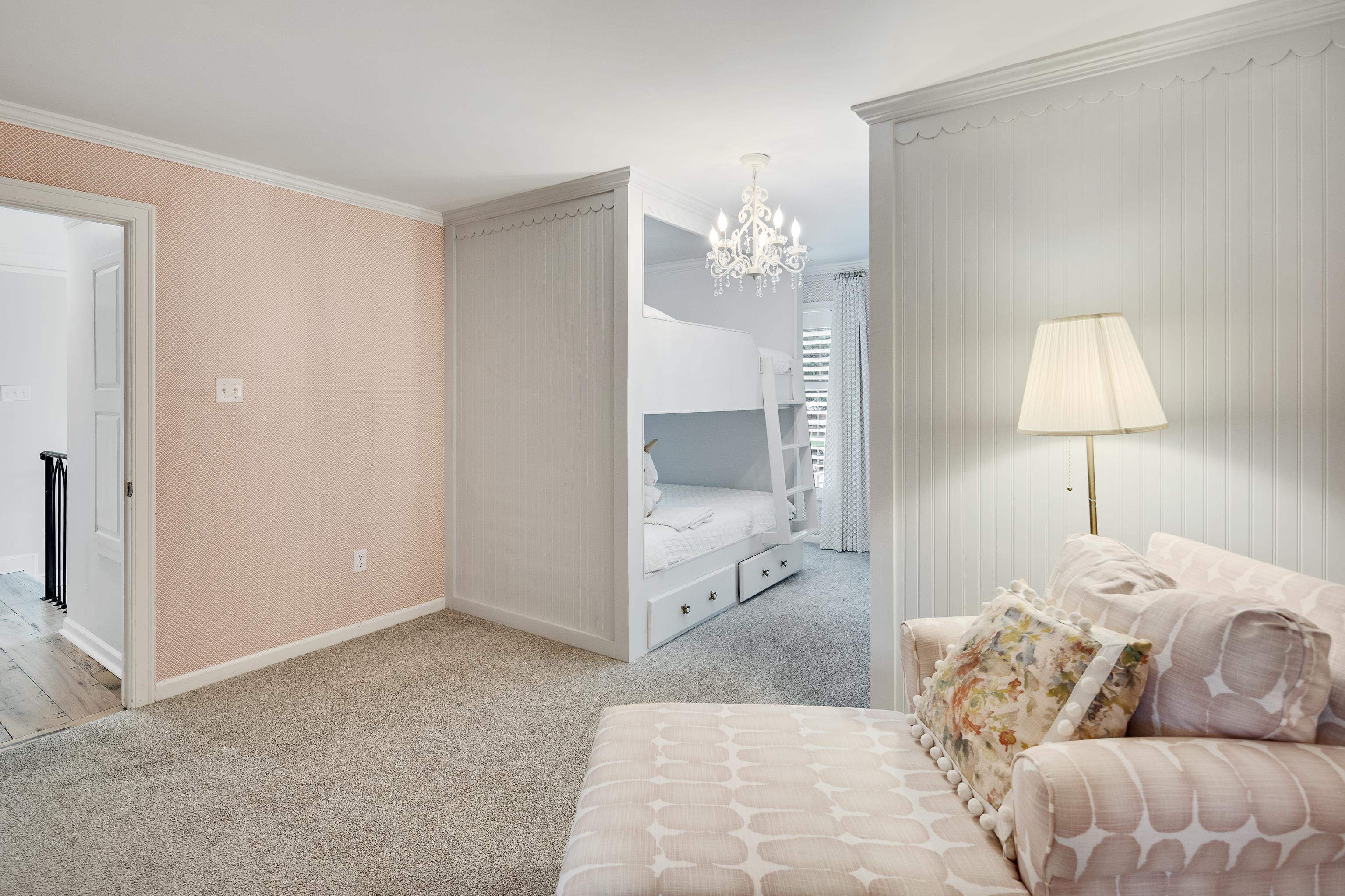 2547 DELMEAD CV