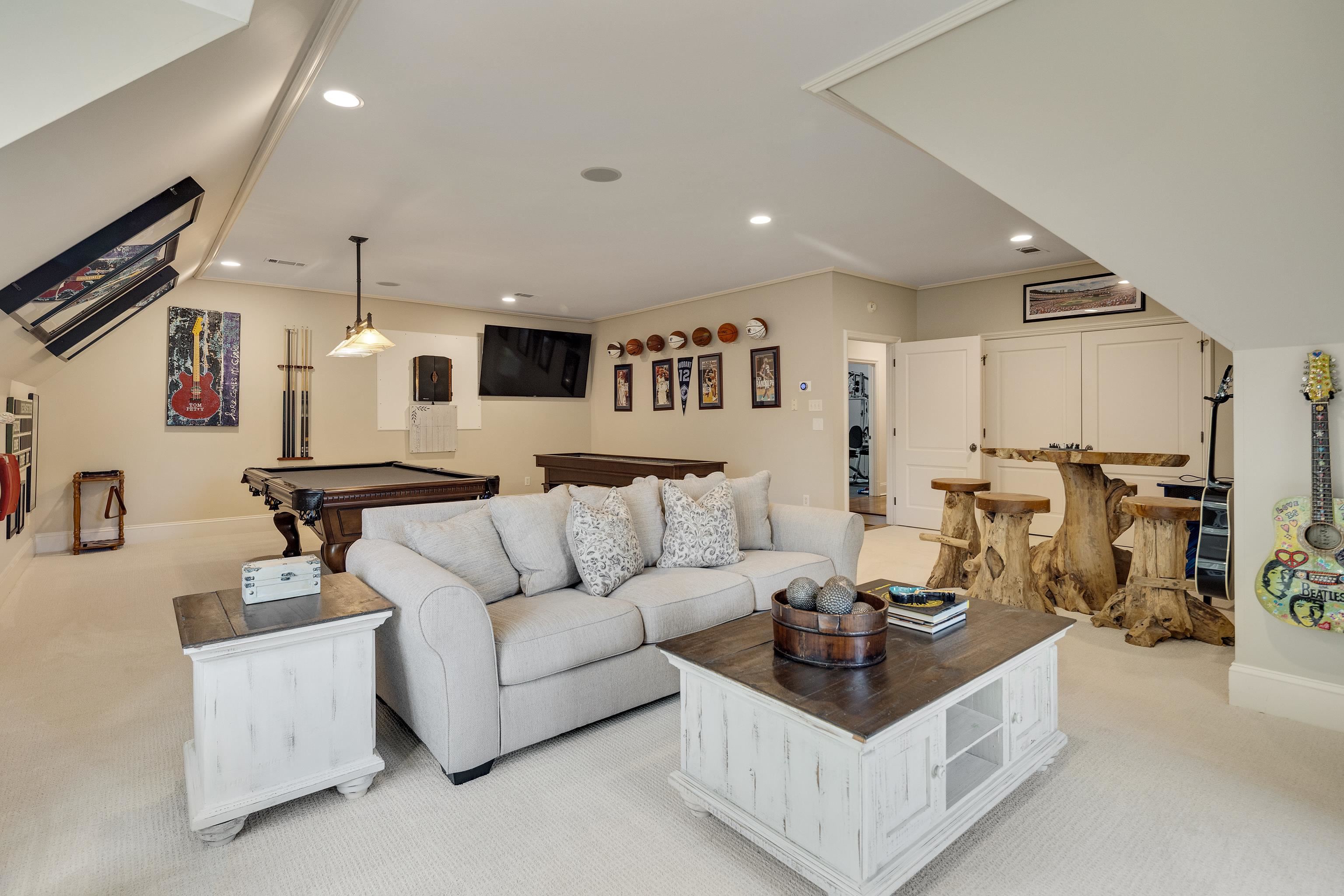 9260 GWYNN HOLLOW CV