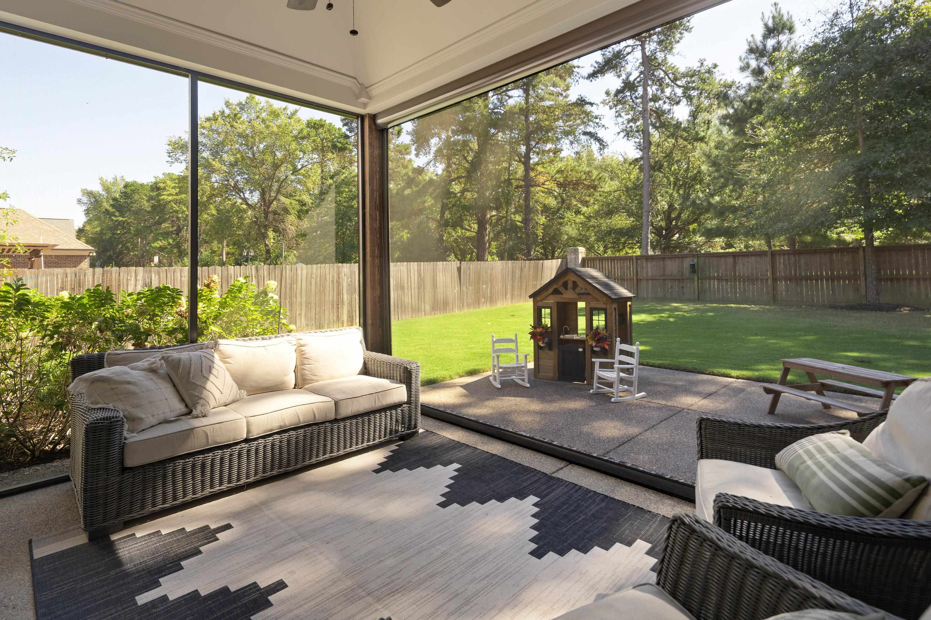 10701 MAGNOLIA PARK CIR S