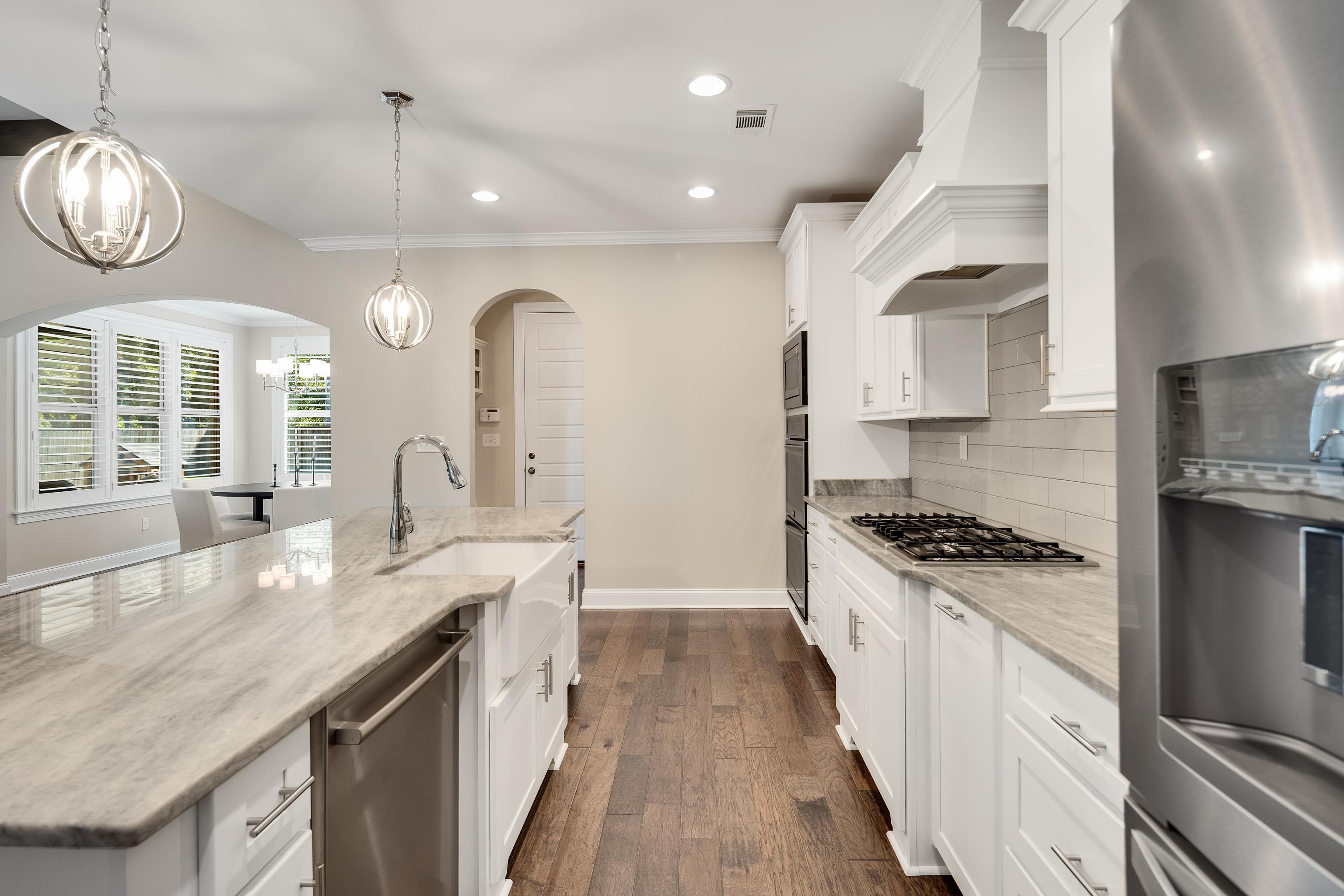 10701 MAGNOLIA PARK CIR S