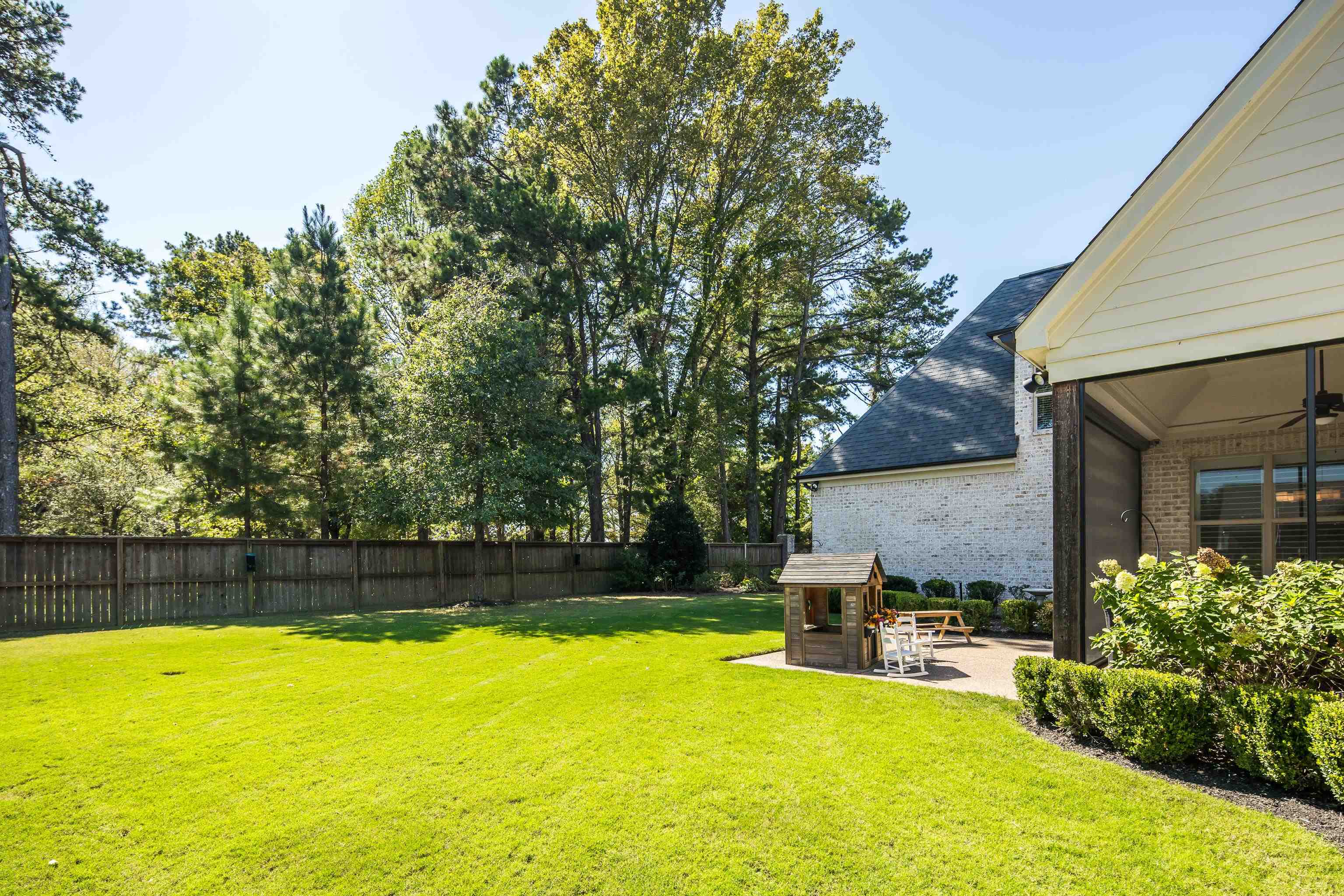 10701 MAGNOLIA PARK CIR S