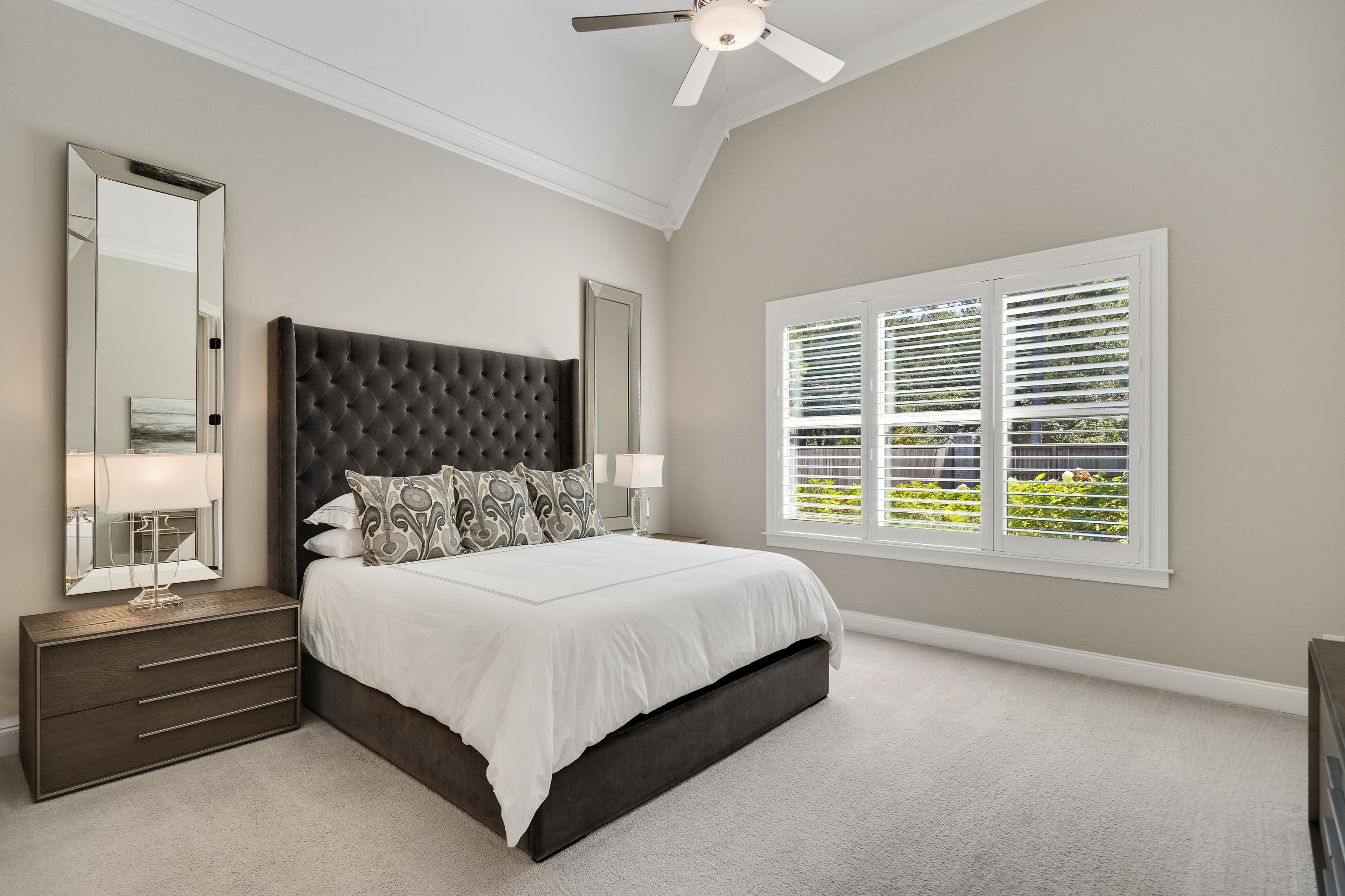 10701 MAGNOLIA PARK CIR S