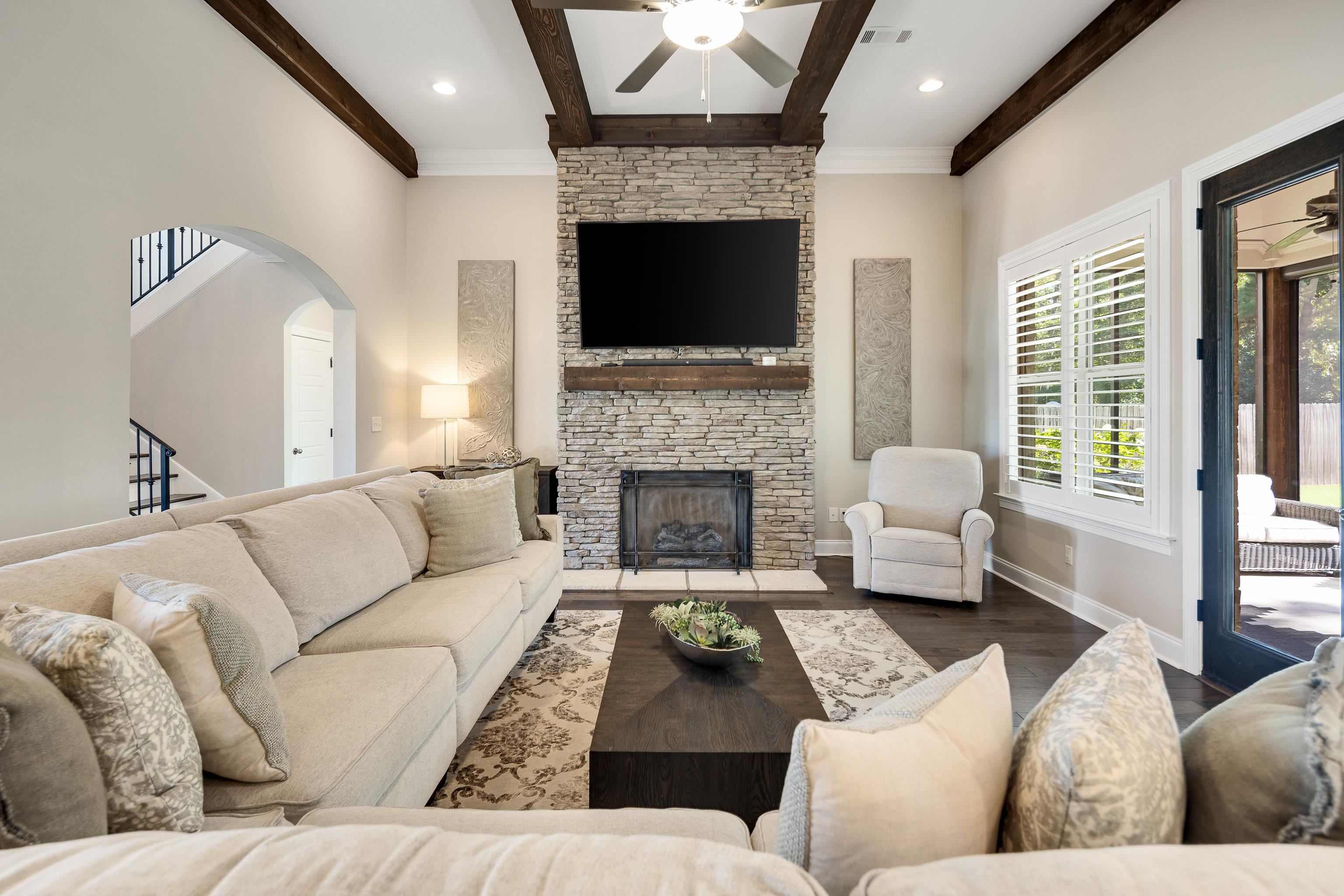 10701 MAGNOLIA PARK CIR S