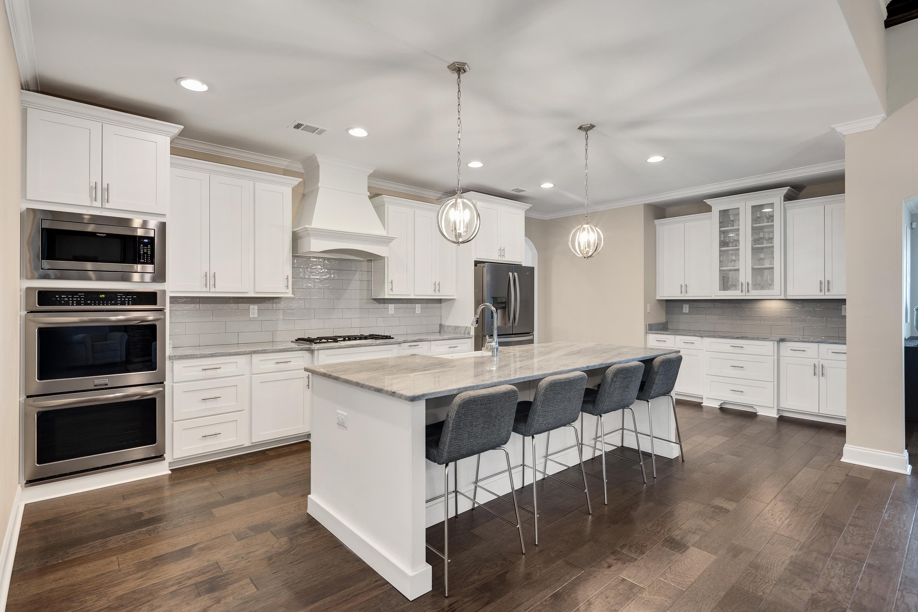 10701 MAGNOLIA PARK CIR S