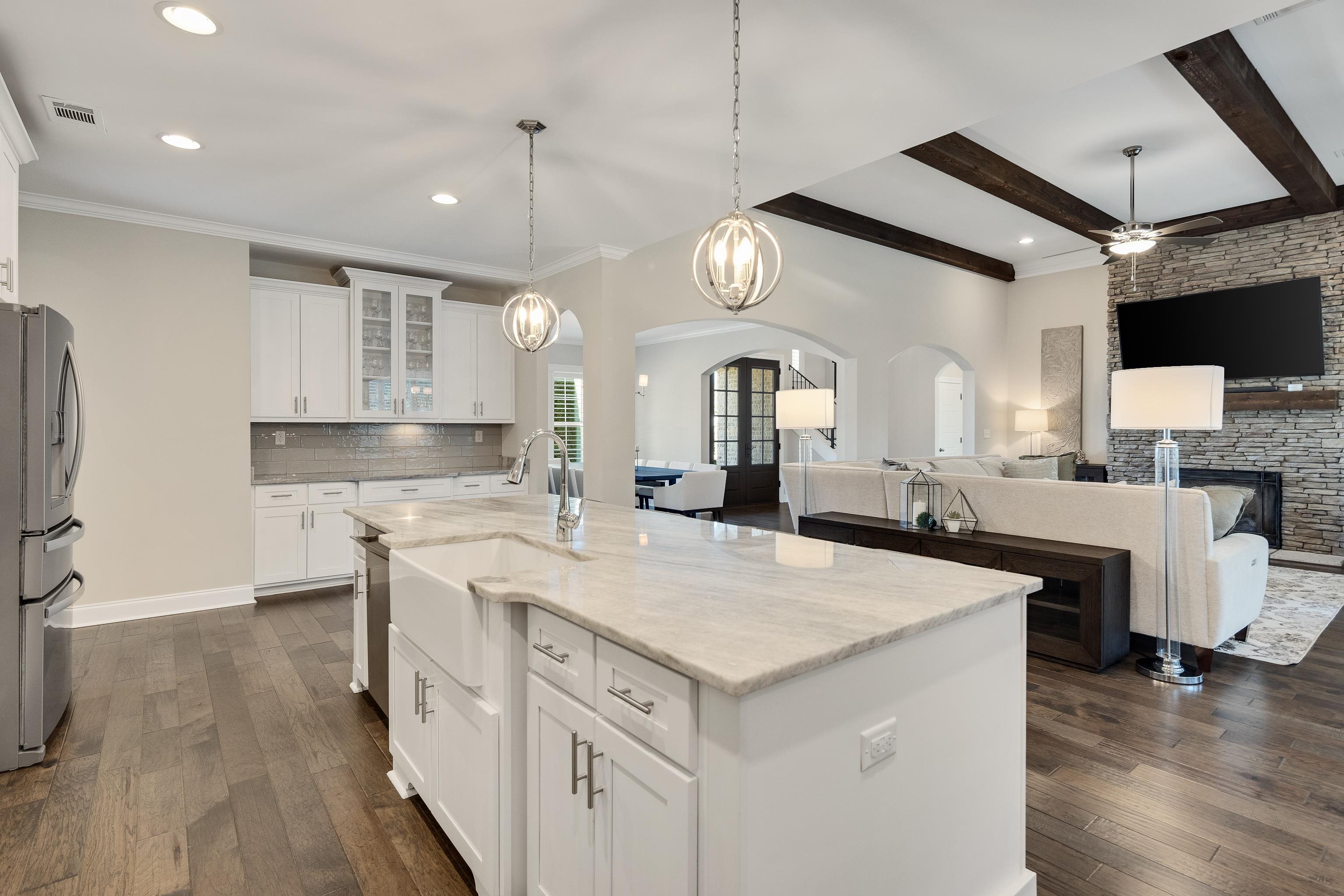 10701 MAGNOLIA PARK CIR S