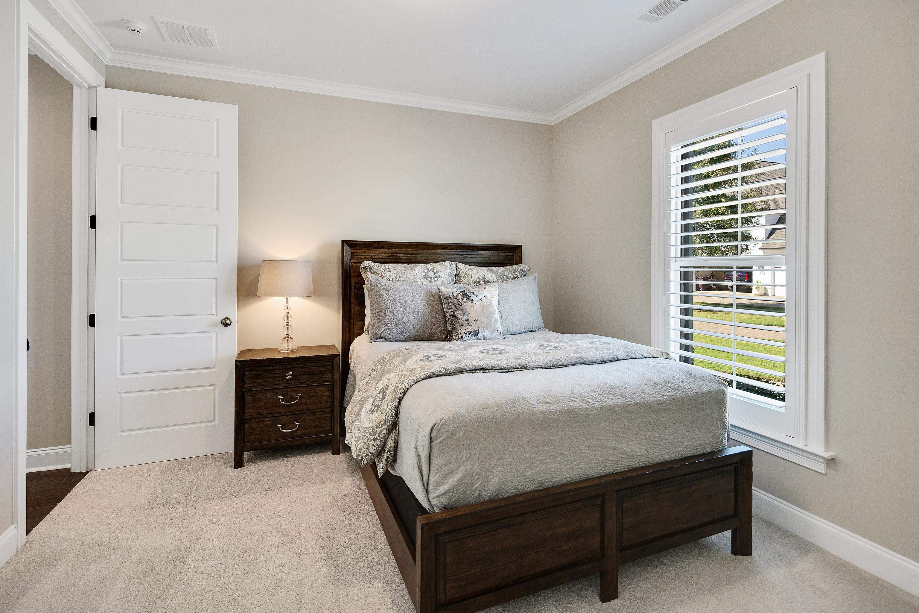 10701 MAGNOLIA PARK CIR S