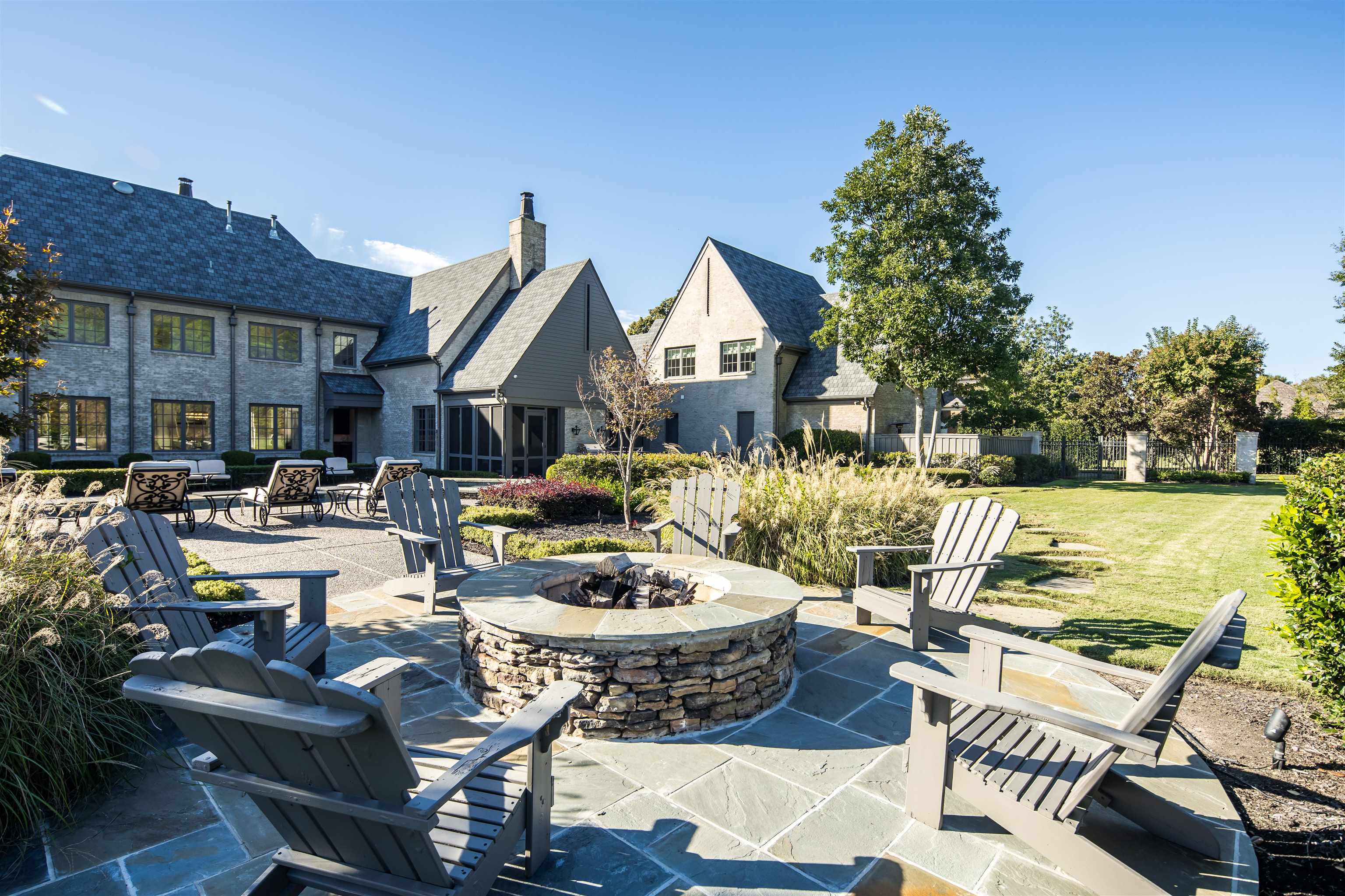 206 DUBRAY MANOR DR
