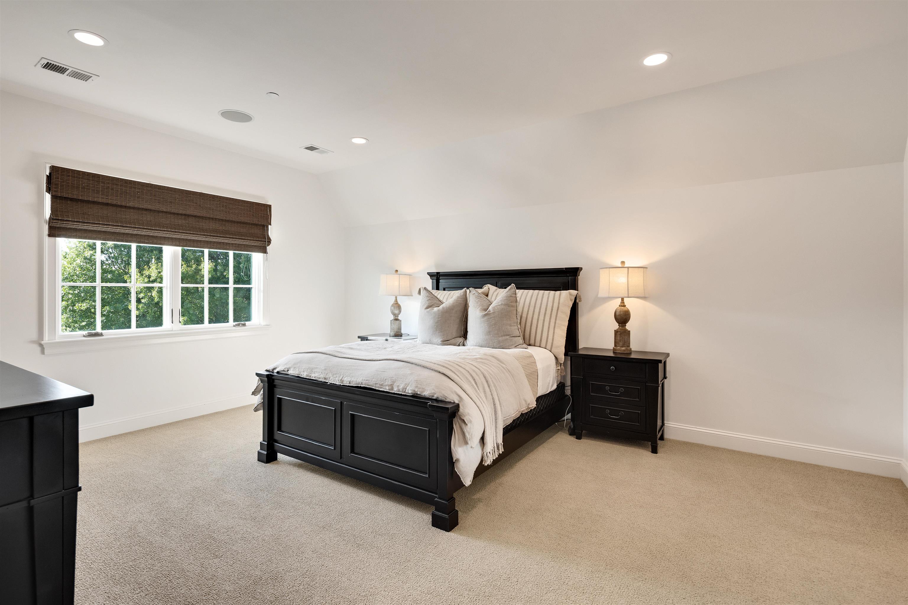 206 DUBRAY MANOR DR