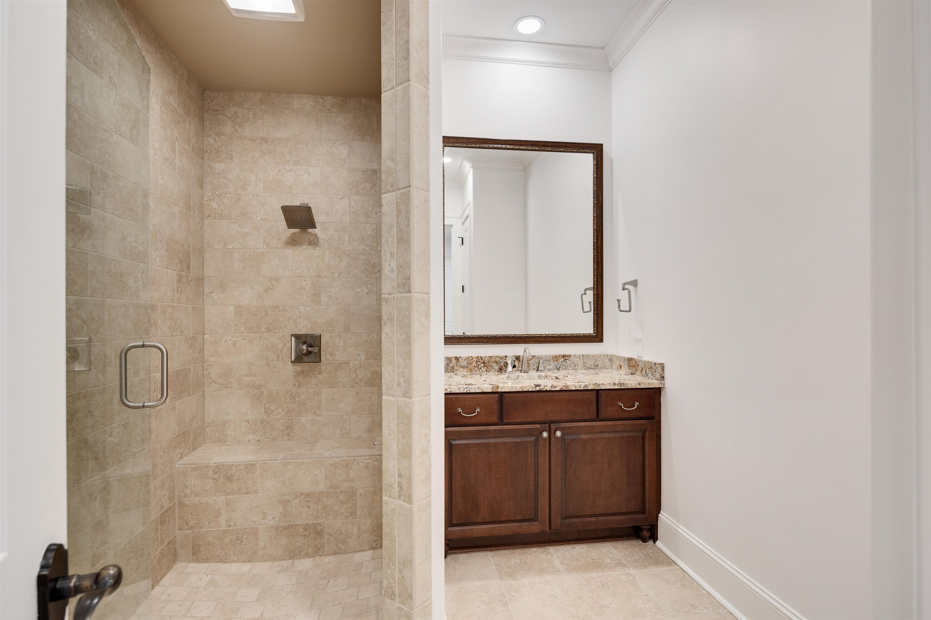 206 DUBRAY MANOR DR