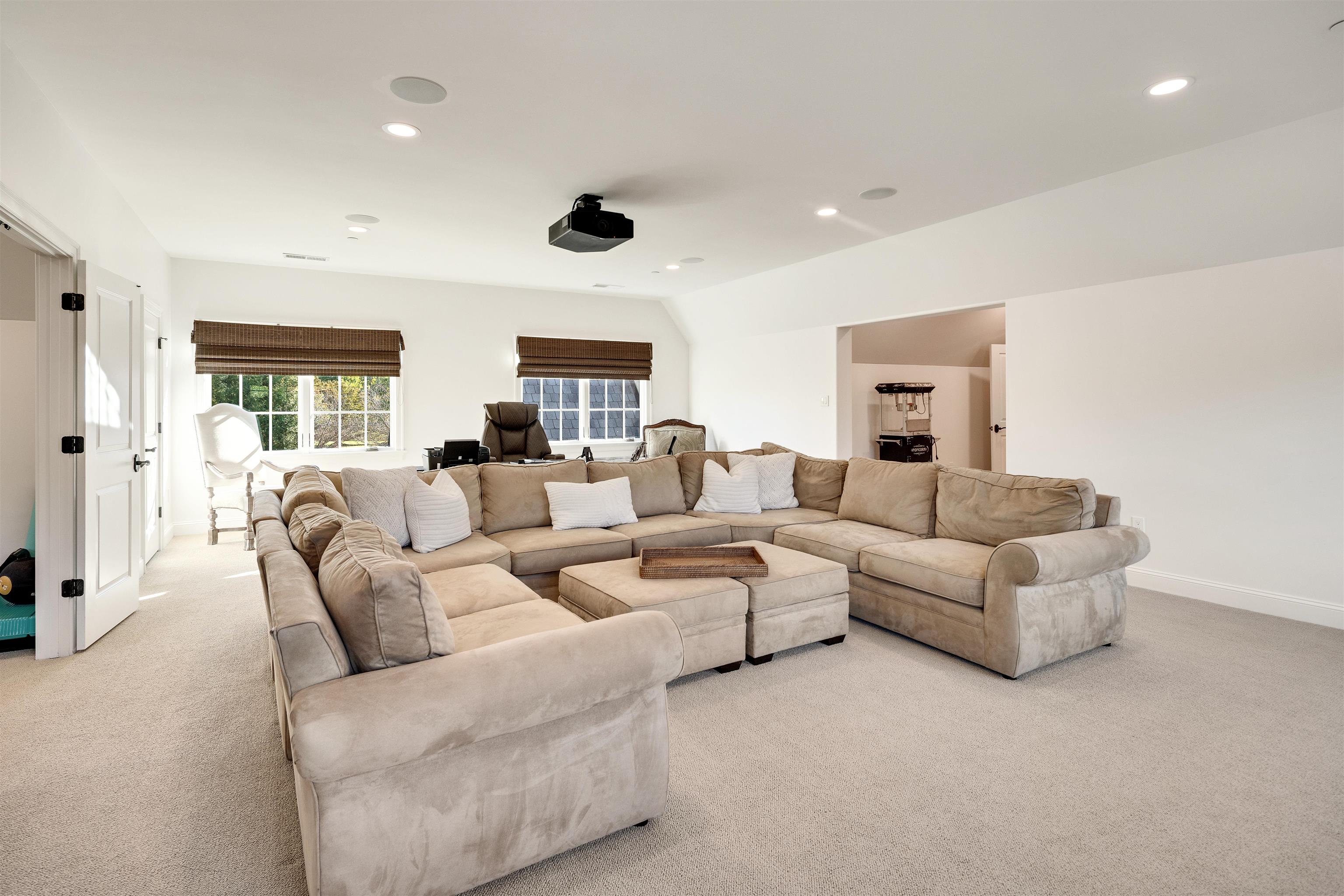 206 DUBRAY MANOR DR