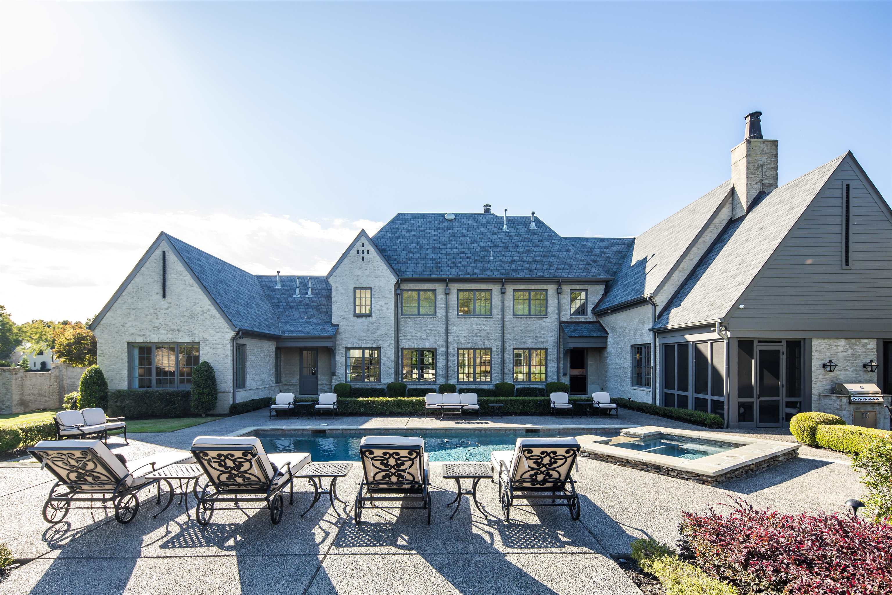 206 DUBRAY MANOR DR
