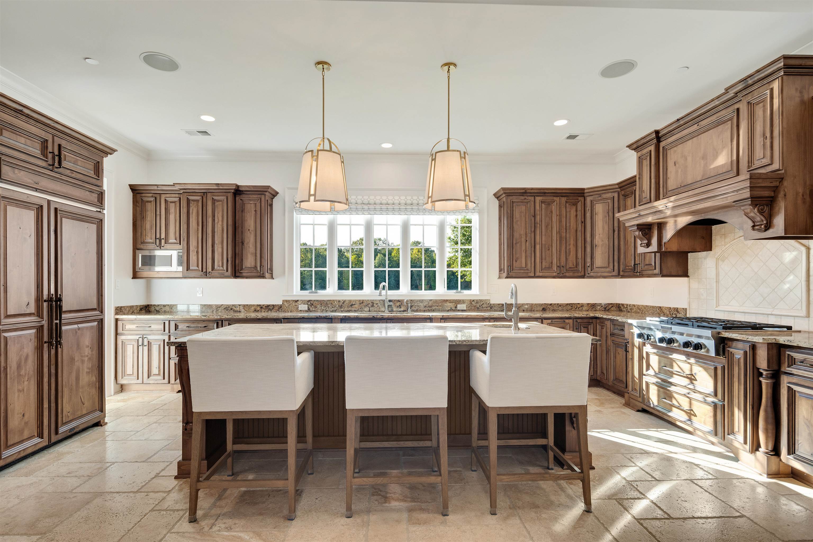 206 DUBRAY MANOR DR