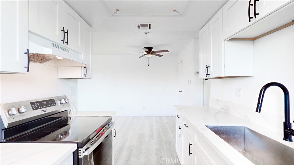 1070 W Calle de las Estrellas 4