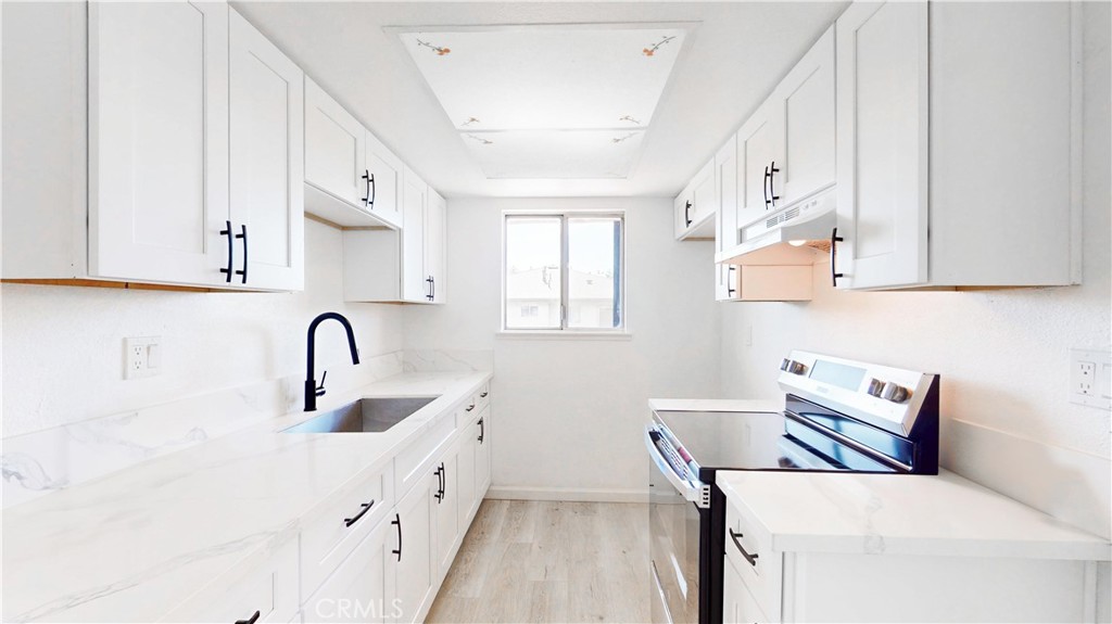 1070 W Calle de las Estrellas 4