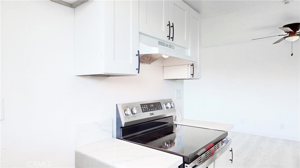 1070 W Calle de las Estrellas 4