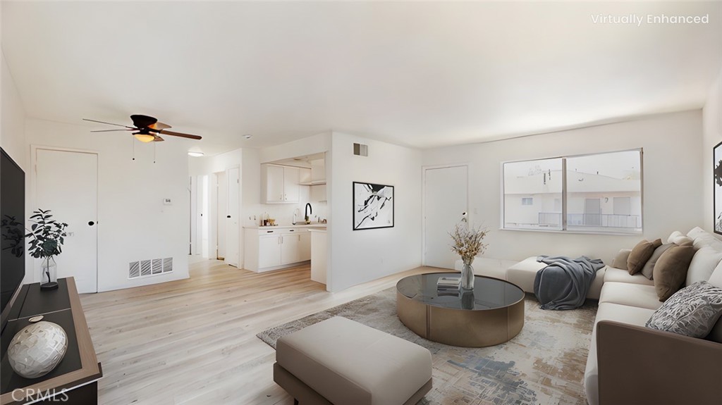 1070 W Calle de las Estrellas 4