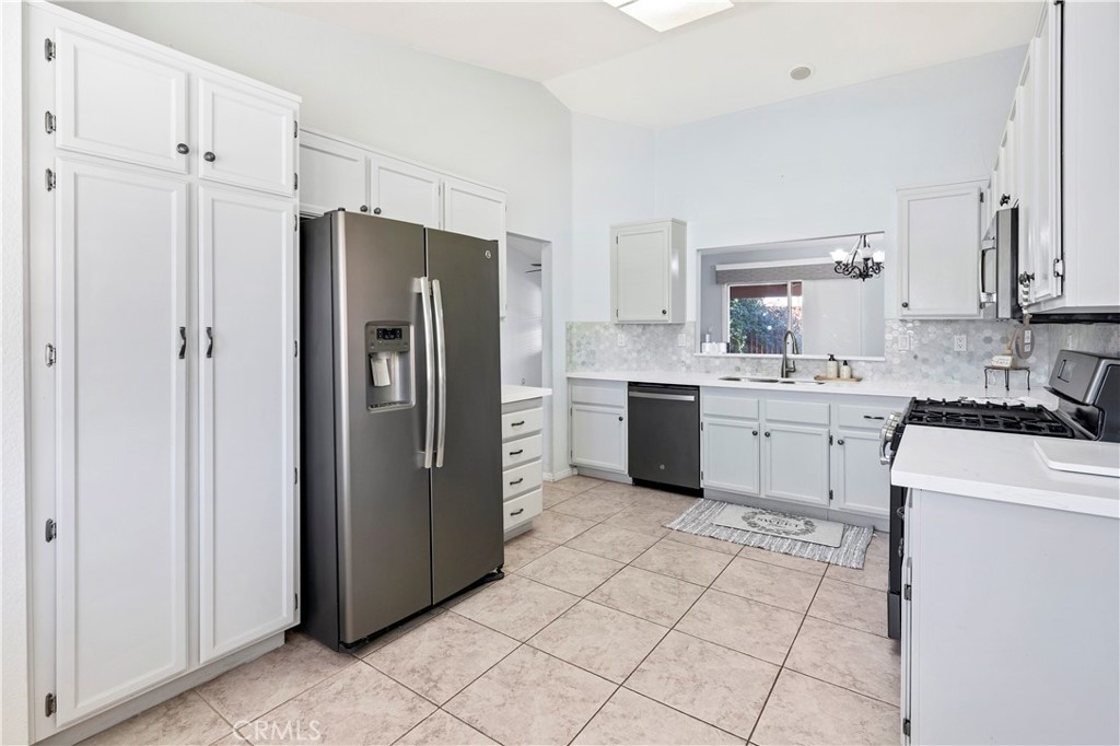 15615 Las Posas Drive