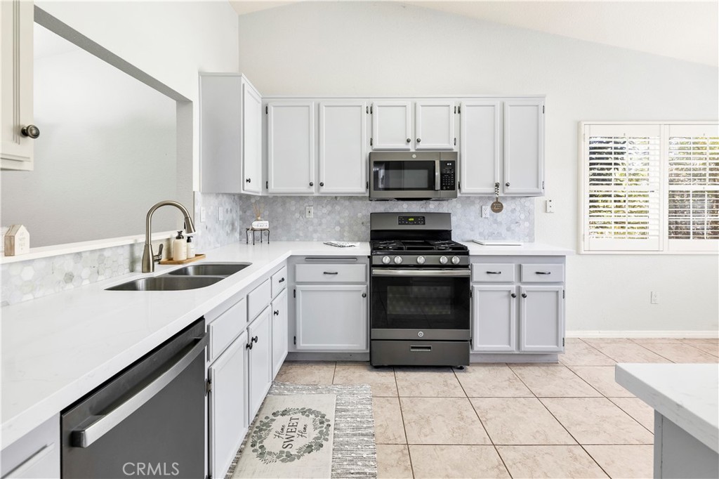 15615 Las Posas Drive