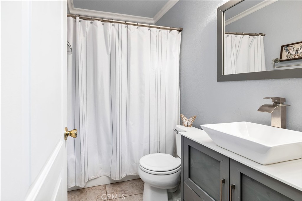 15615 Las Posas Drive