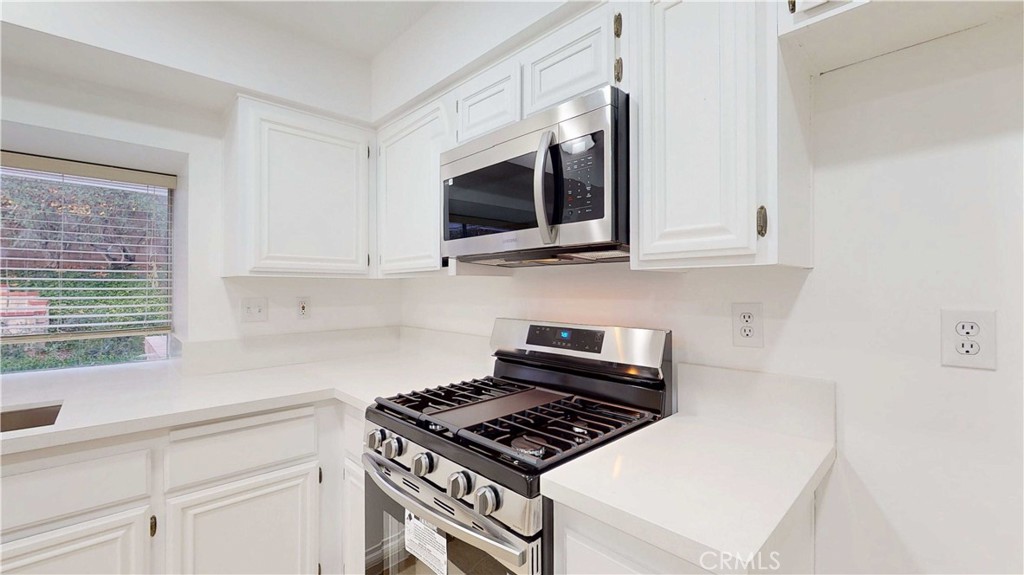 4932 Pinnacle Street