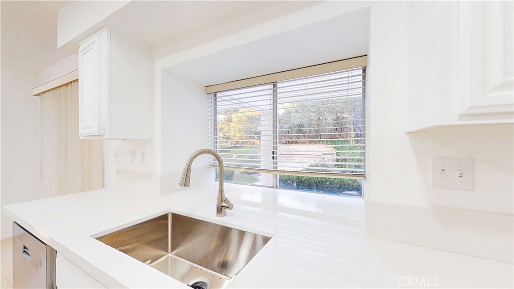 4932 Pinnacle Street