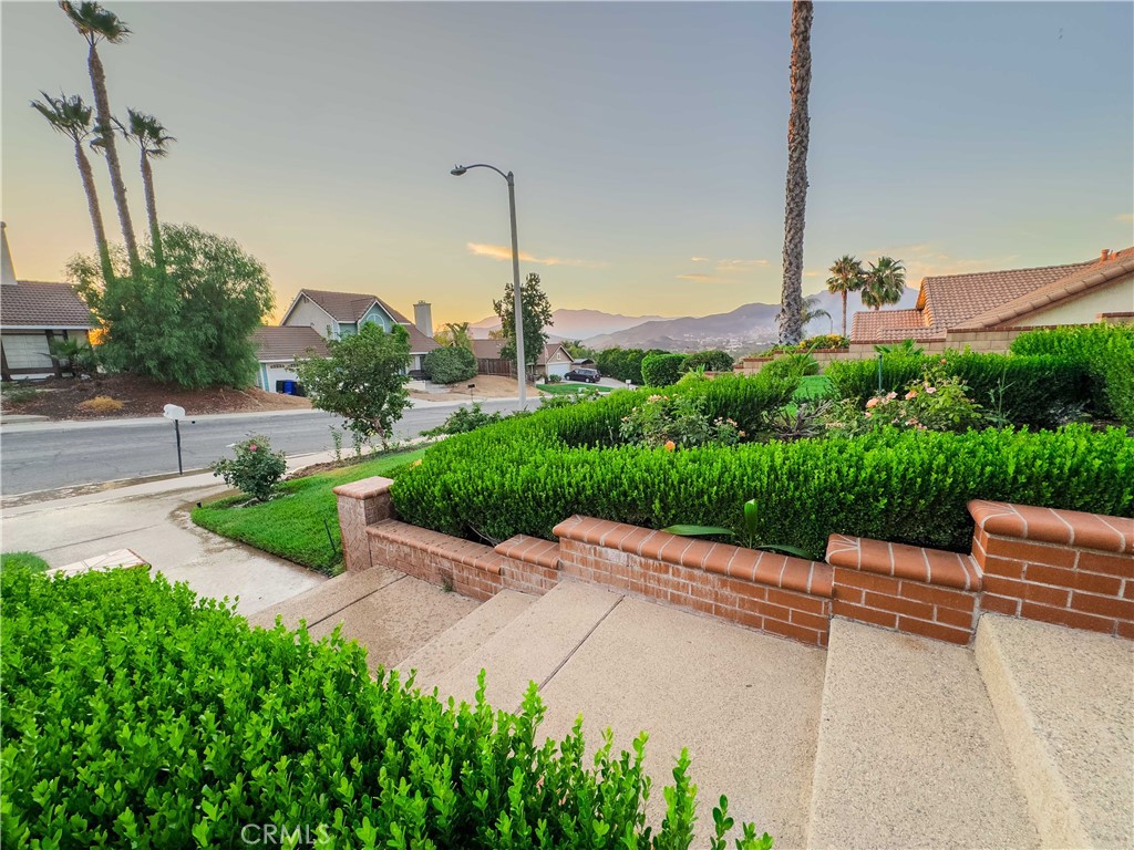 4932 Pinnacle Street