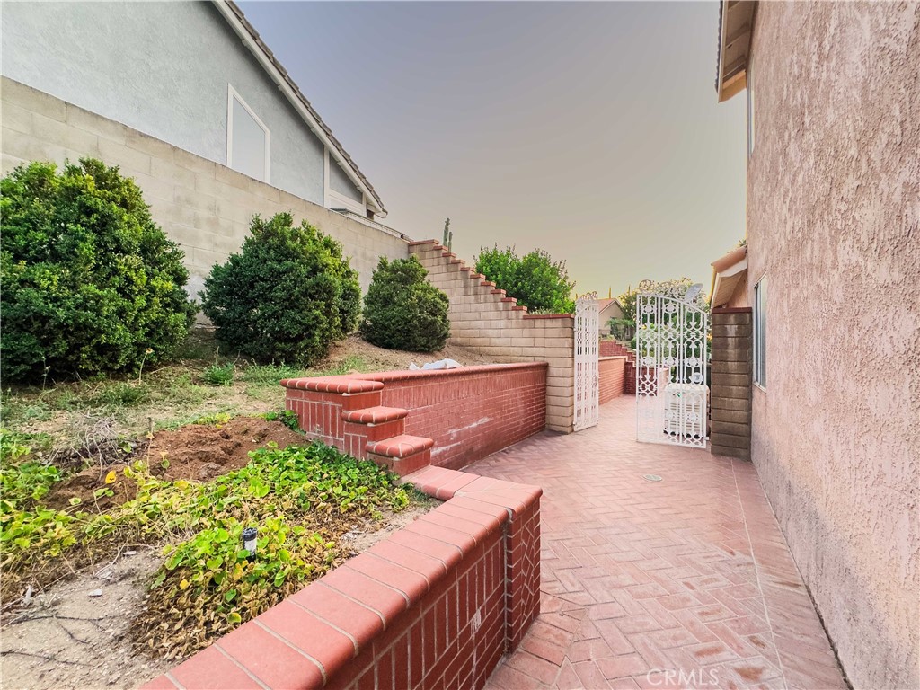 4932 Pinnacle Street