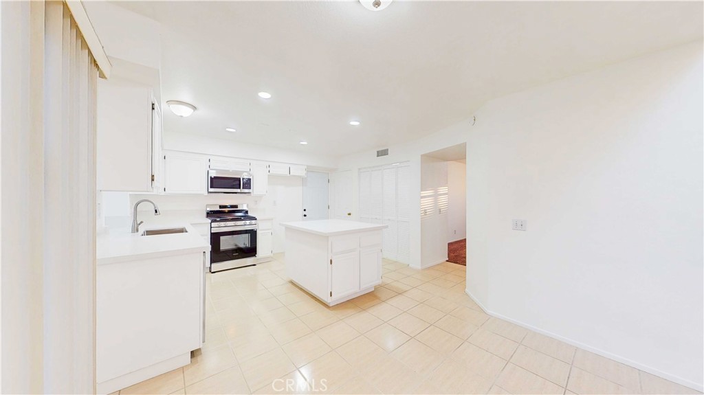 4932 Pinnacle Street