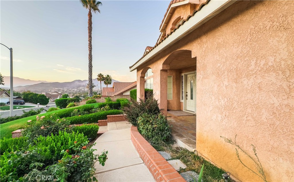 4932 Pinnacle Street