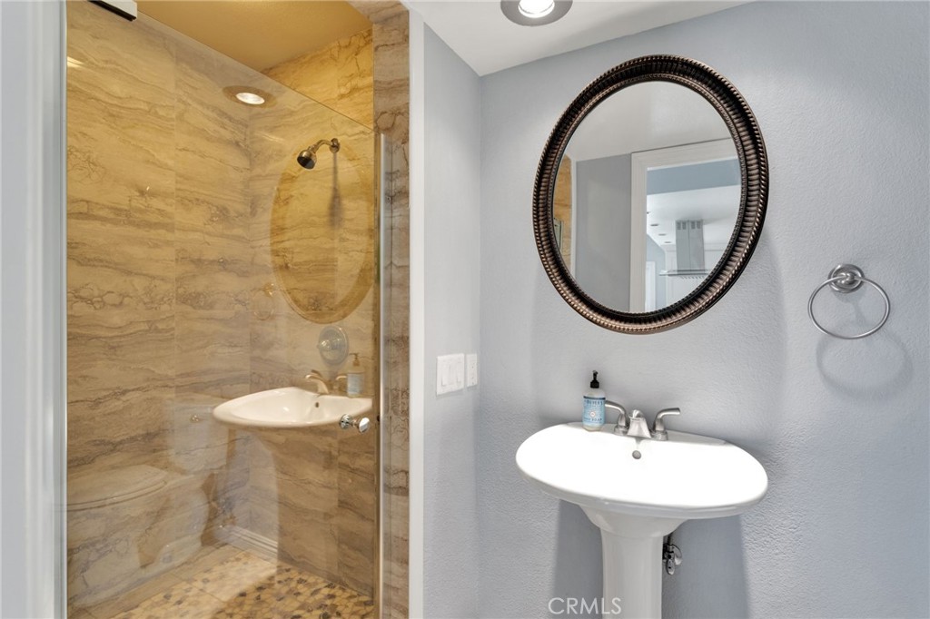 14374 Ironsides Lane