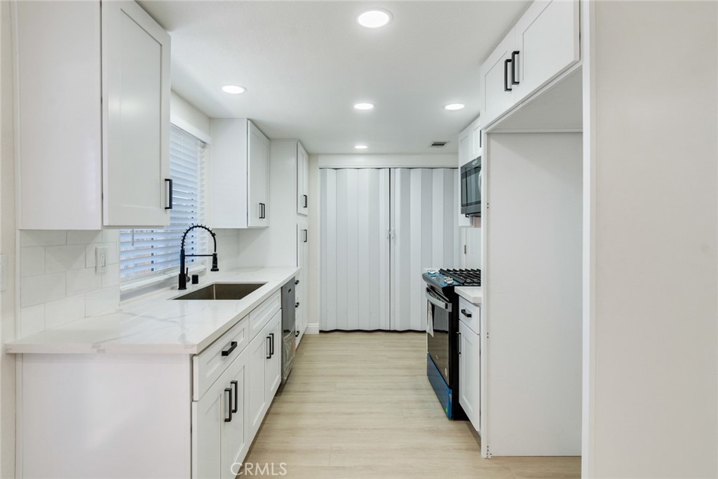 16077 Juniper Street