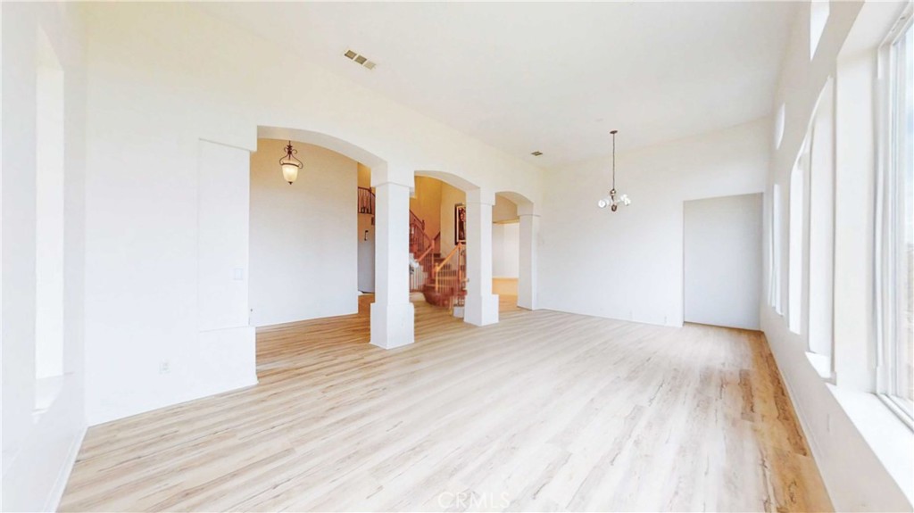 18563 Sunset Knoll