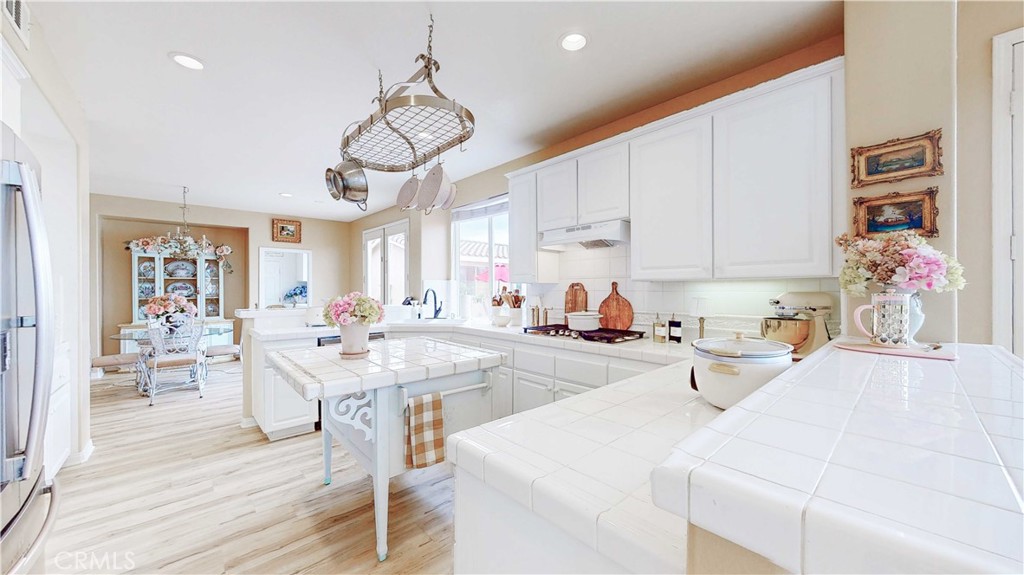 18563 Sunset Knoll