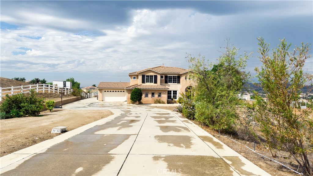 18563 Sunset Knoll