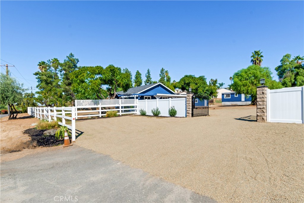 16672 Mockingbird Canyon Road