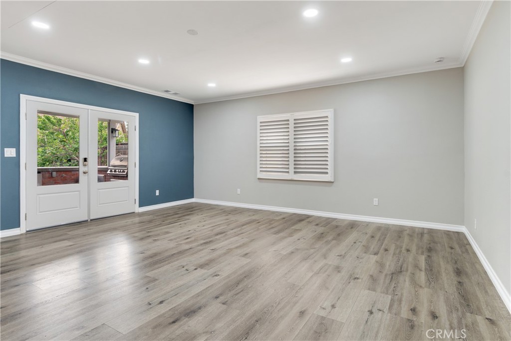 385 Sycamore