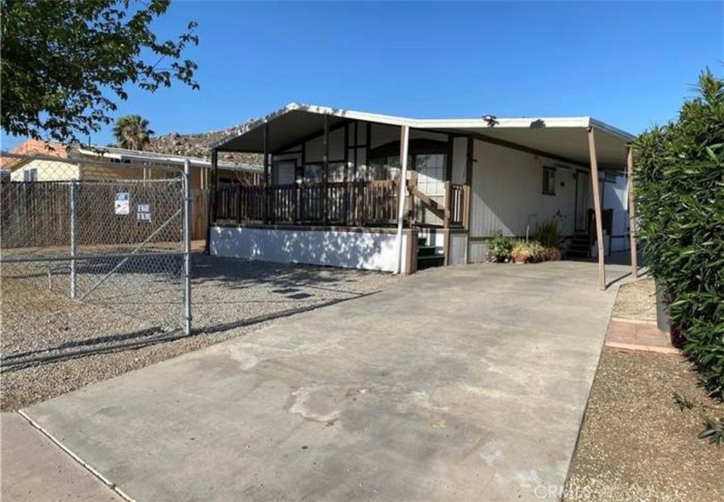 25114 Avenida Valencia