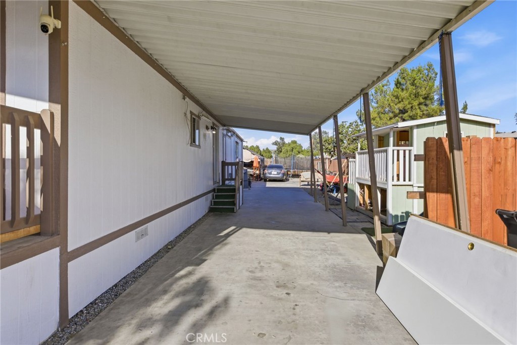 25114 Avenida Valencia