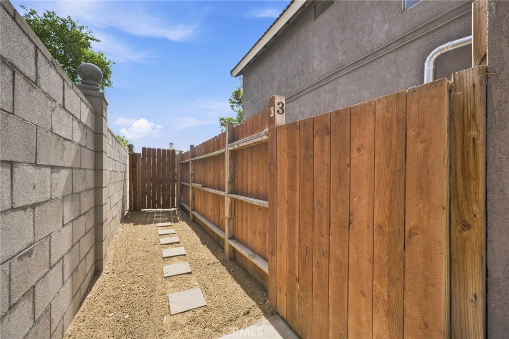 13790 Mangowood