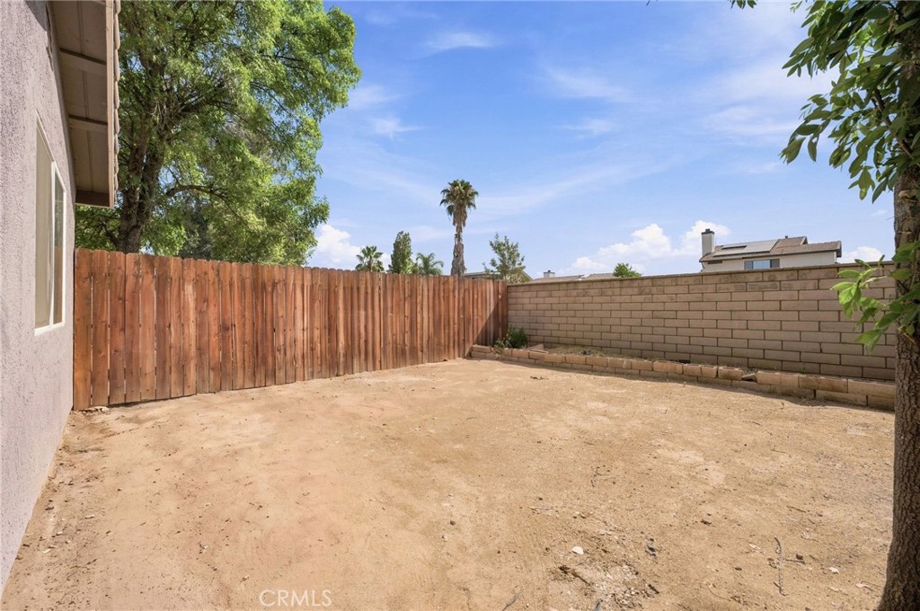 13790 Mangowood