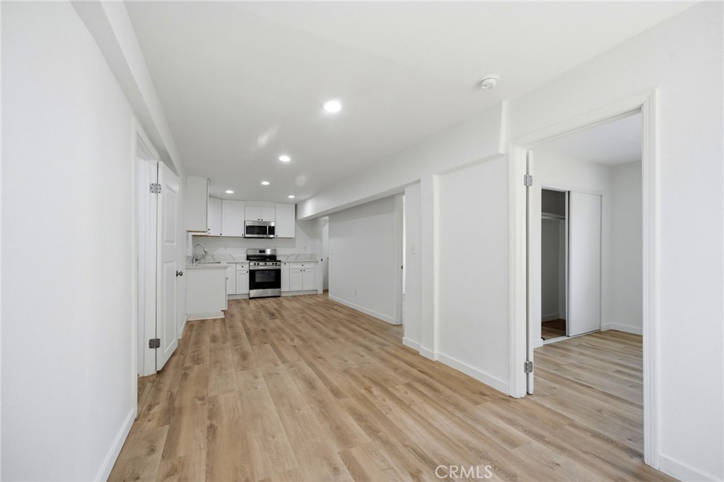 13790 Mangowood